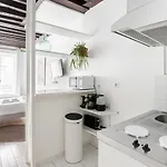 Vertus Apartment Paris